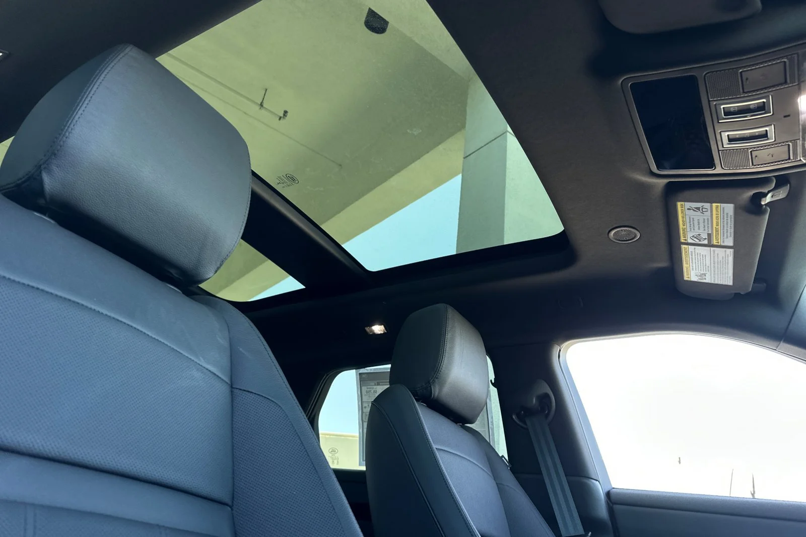 2026 Land Rover Range Rover Evoque Dynamic SE - Photo 17