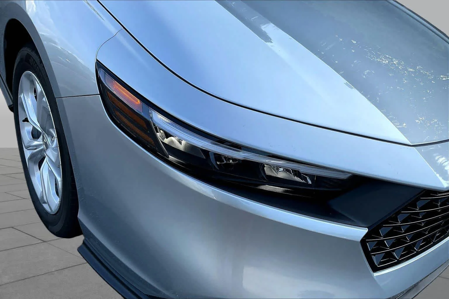 New 2026 Solar Silver Metallic Honda LX image 13