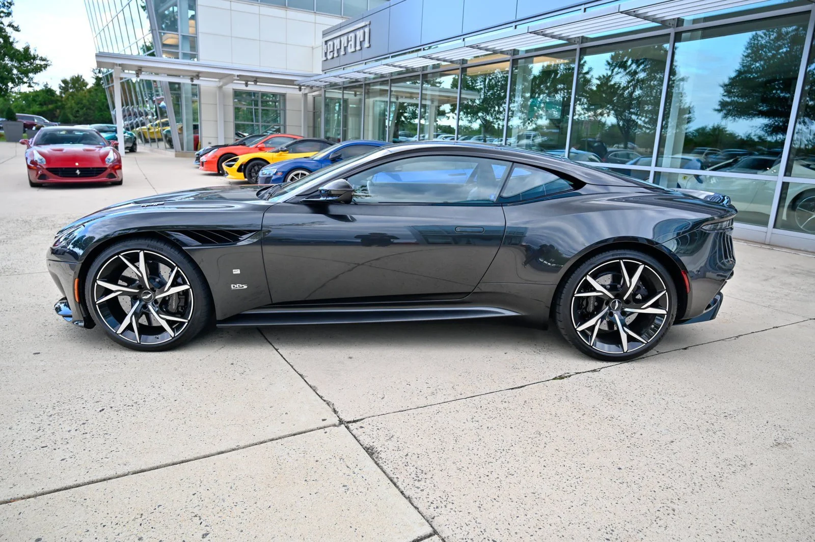 Used 2021  Aston Martin Superleggera image 3