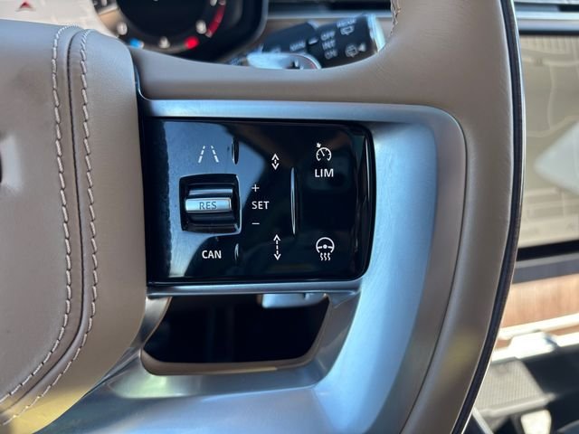 Certified Used 2025 Velocity Blue SV Bespoke Ultra Gloss Land Rover Autobiography image 23