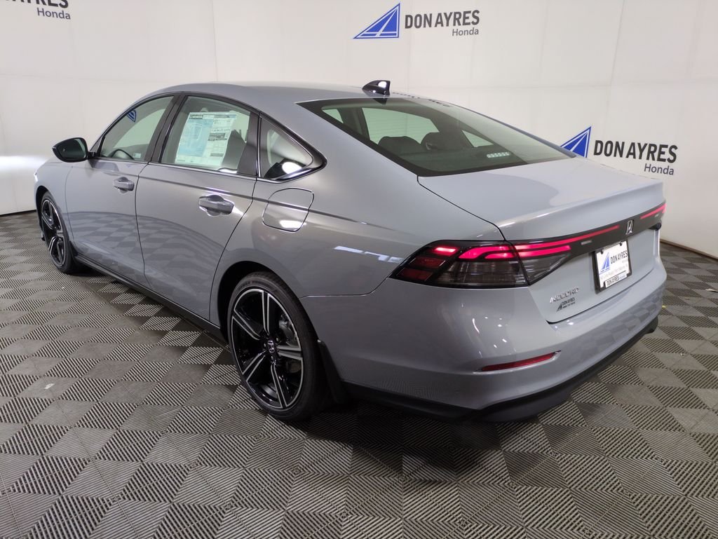 New 2026 Urban Gray Pearl Honda SE image 3