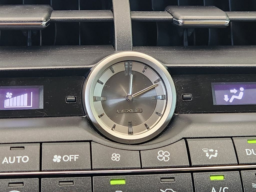 Used 2017 White Lexus 200t image 18