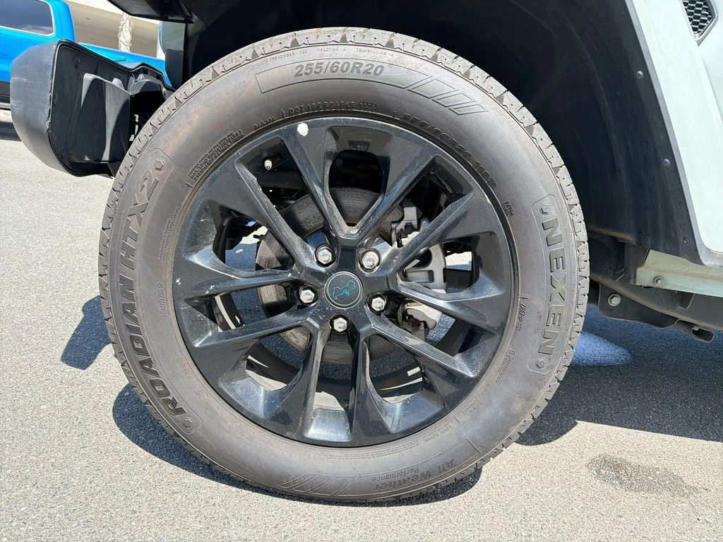 Used 2024 Gray Jeep Sahara 4xe image 18