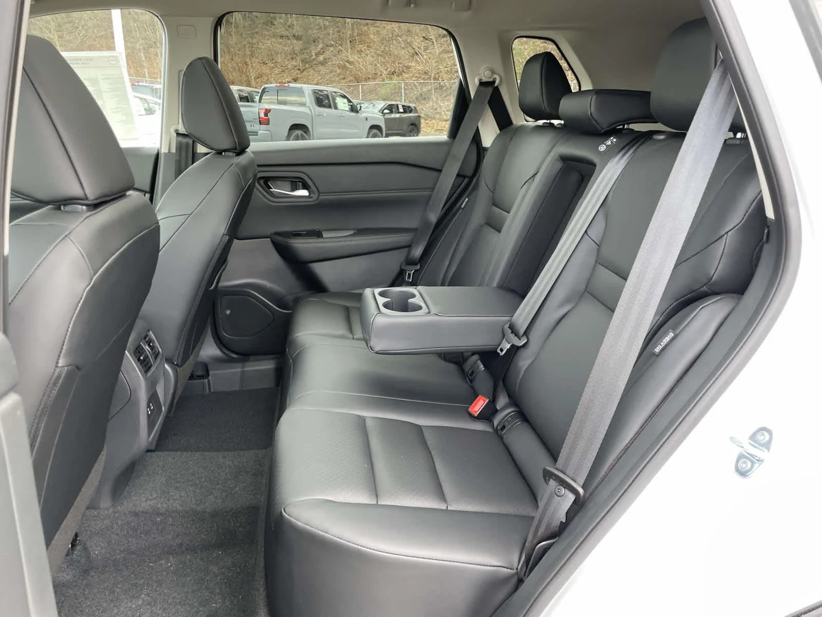 New 2026 Everest White Pearl Tricoat Nissan Dark Armor image 19