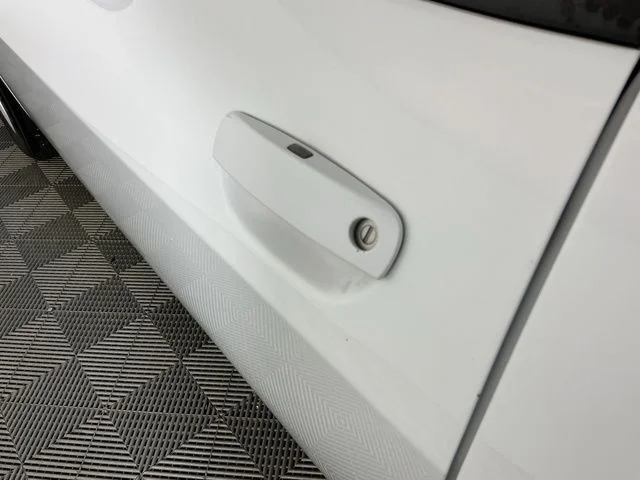 Used 2013 Bright White Dodge SXT image 10