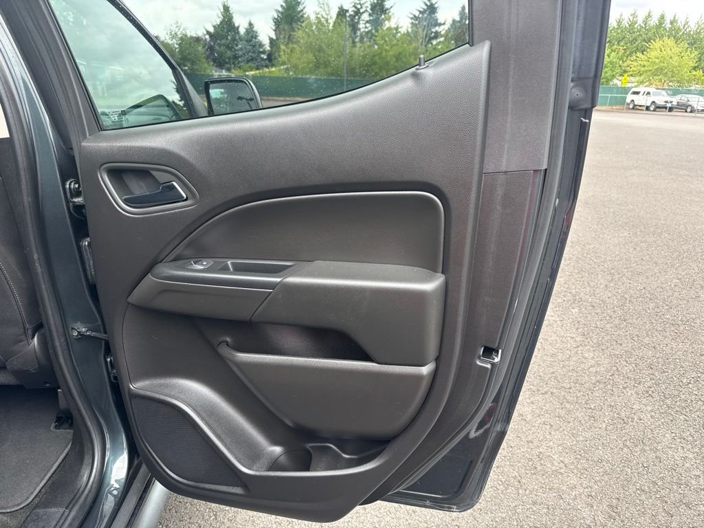 Used 2018 Graphite Metallic Chevrolet LT image 20
