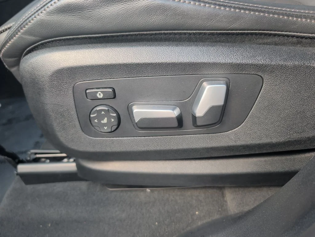 Used 2026 Gray BMW xDrive40i image 16