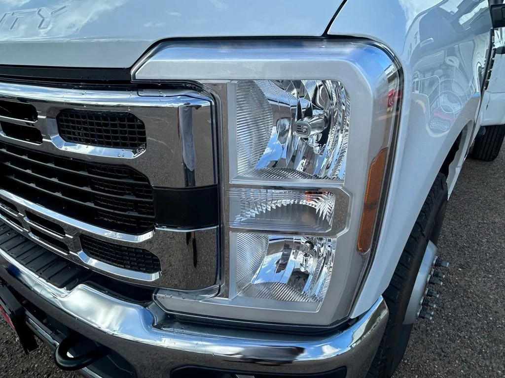 New 2026 Oxford White Ford F-350® XLT image 11