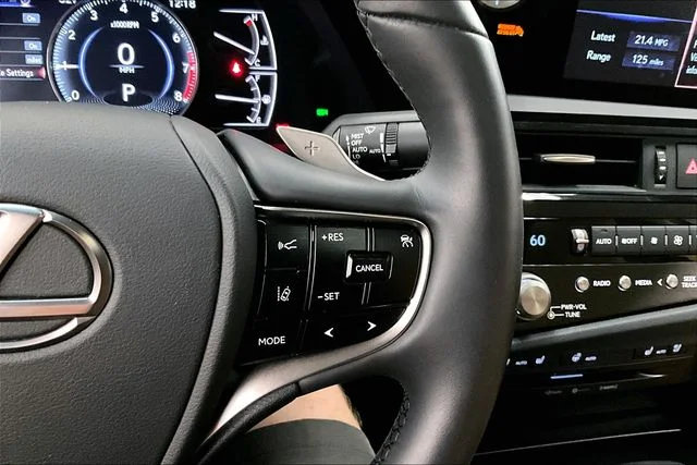 Used 2022 Iridium Lexus 350 image 27