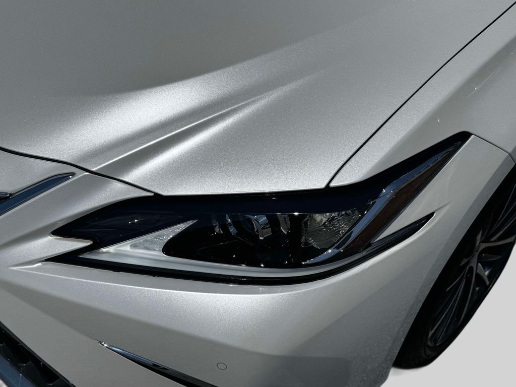Used 2023 White Lexus 350 image 7