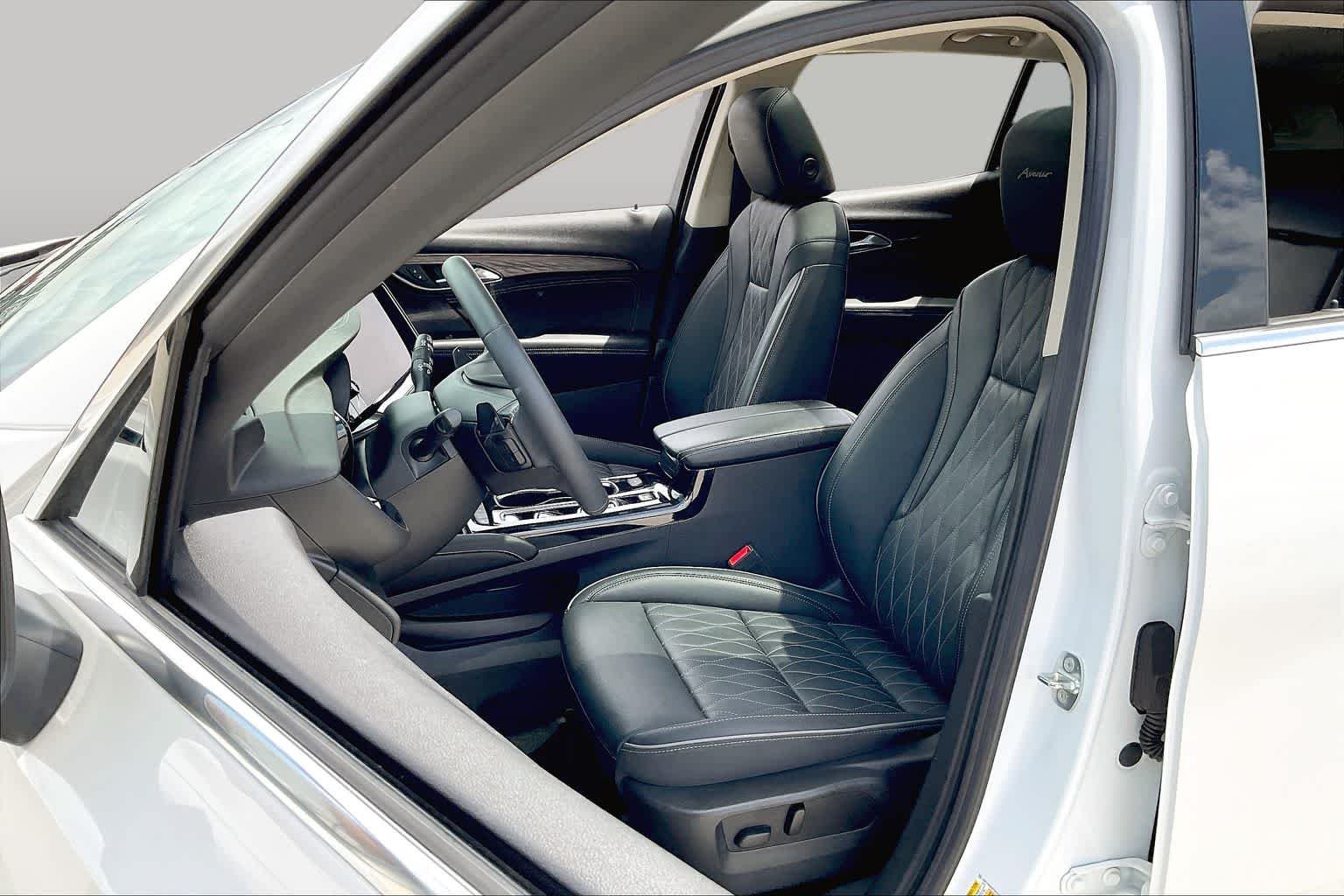 Used 2023 White Frost Tricoat Buick Avenir image 8