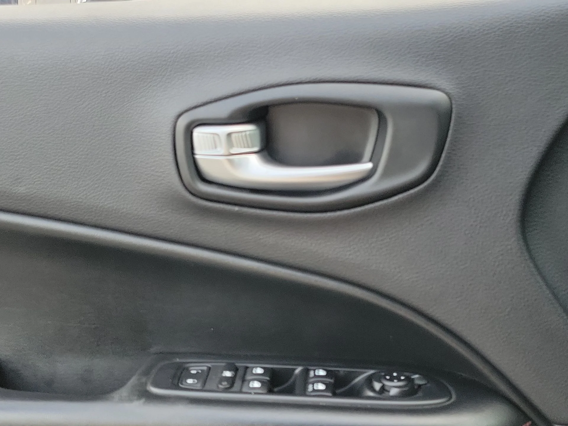 Used 2021 White Jeep Trailhawk image 11