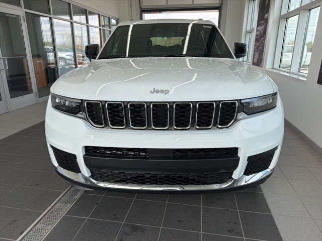 New 2026 Bright White Clear-Coat Exterior Paint Jeep Laredo image 2