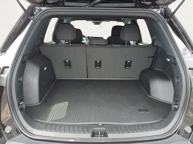 New 2027 Mosaic Black Metallic Chevrolet LT image 18