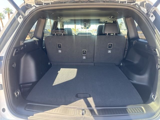 New 2026 Bright White Clear-Coat Exterior Paint Jeep Altitude image 5