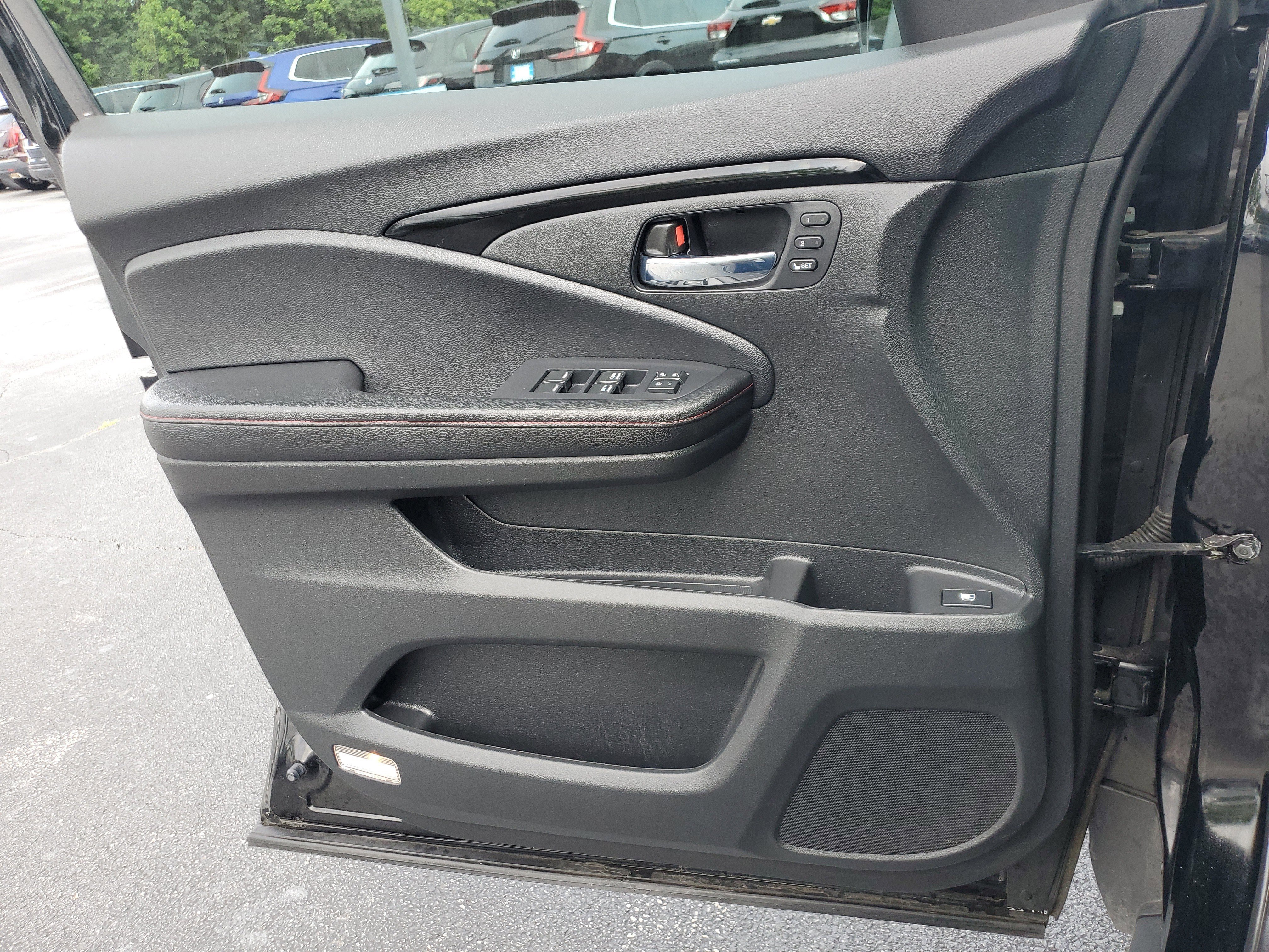 Used 2019 Crystal Black Pearl Honda Black Edition image 29