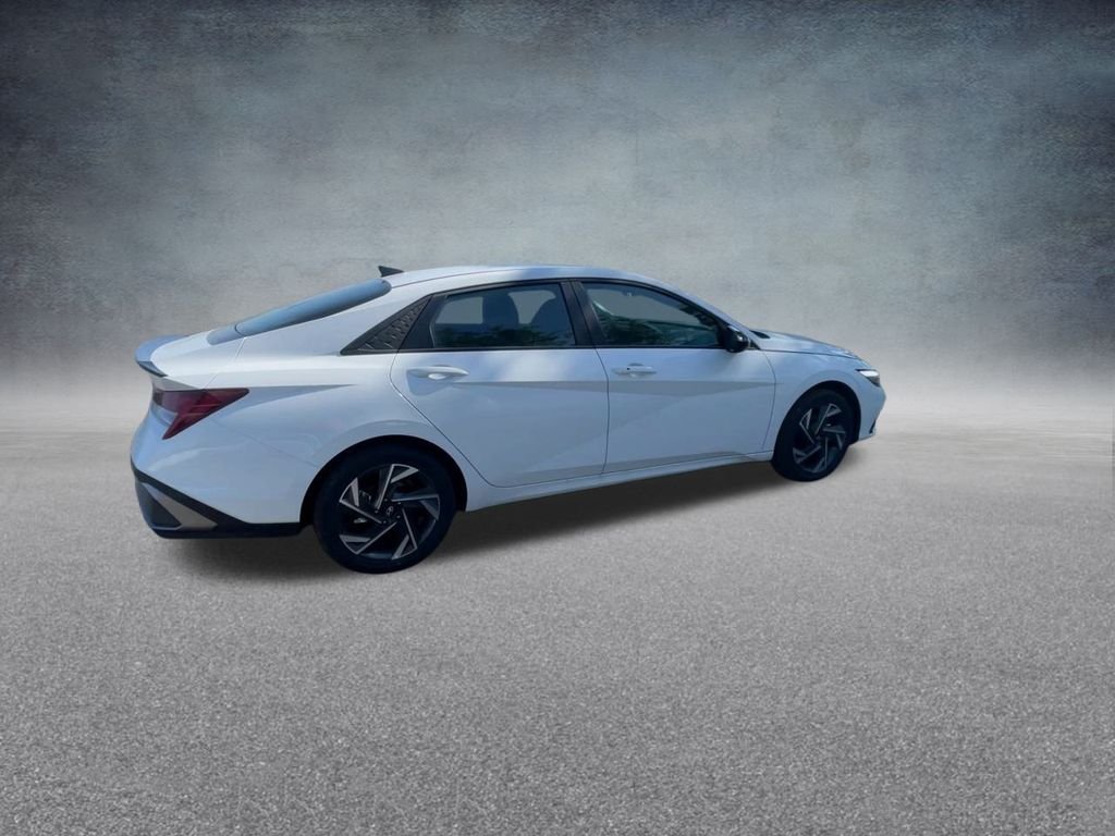 2025 Hyundai Elantra Blue - Photo 24