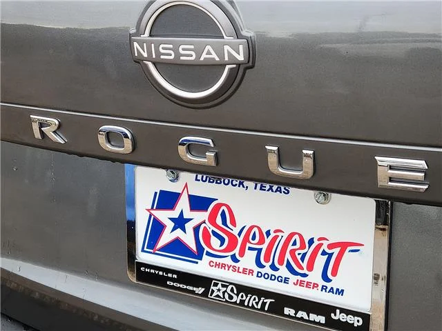 Used 2023 Gray Nissan S image 8
