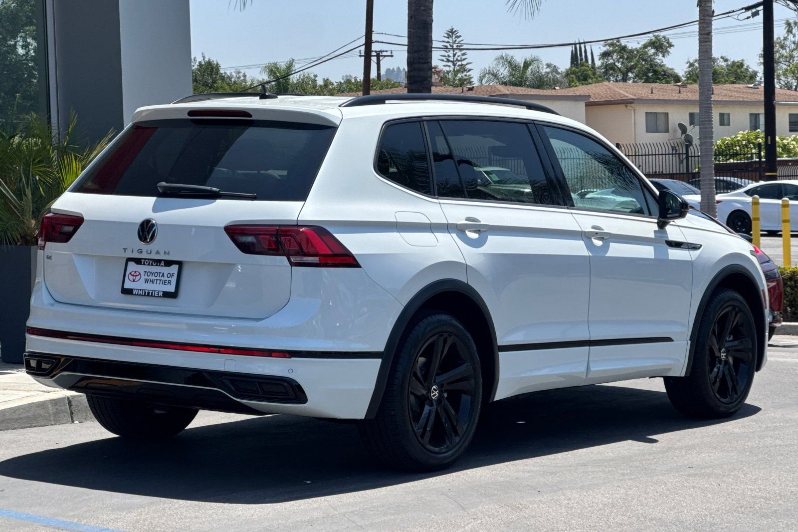 Used 2023 White Volkswagen 2.0T SE R-Line Black image 5