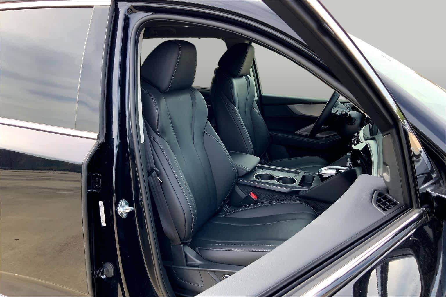 Used 2026 Majestic Black Pearl Acura w/Technology Package image 9