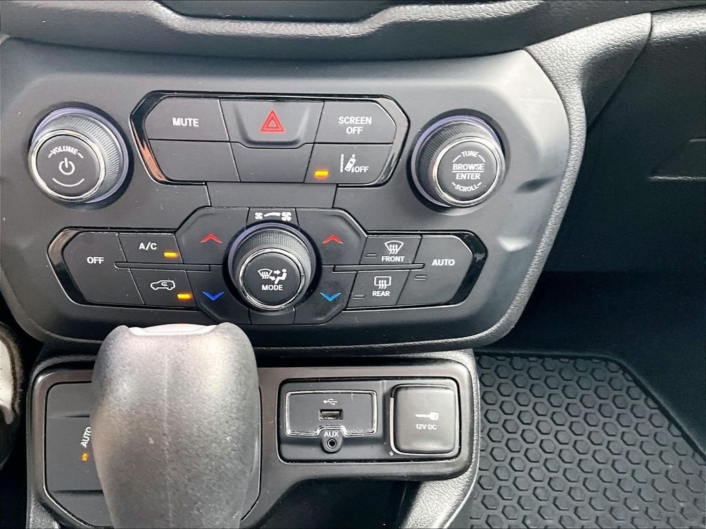 Used 2023 Colorado Red Clearcoat Jeep Latitude image 25