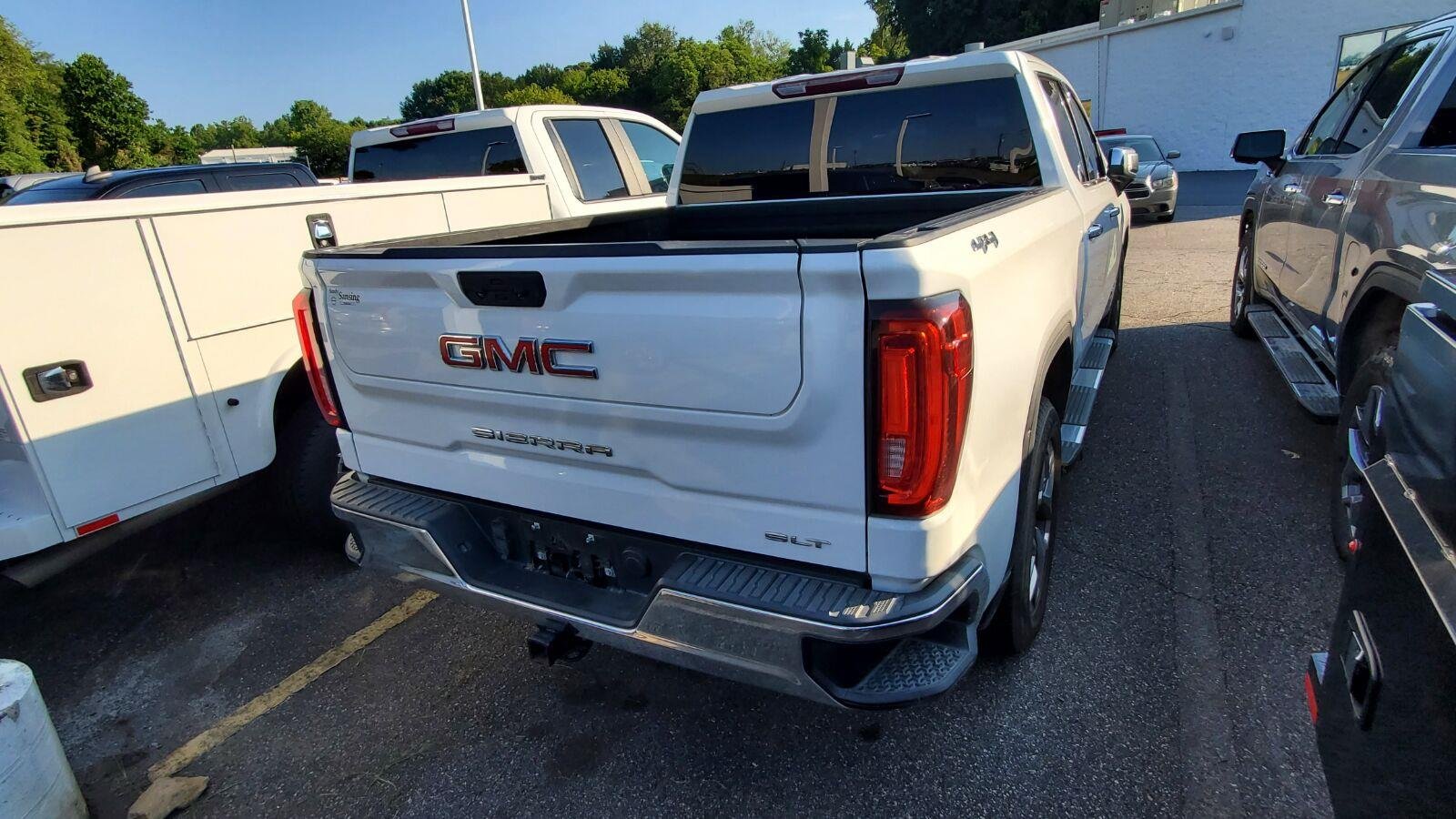 Used 2022 Summit White GMC SLT image 9