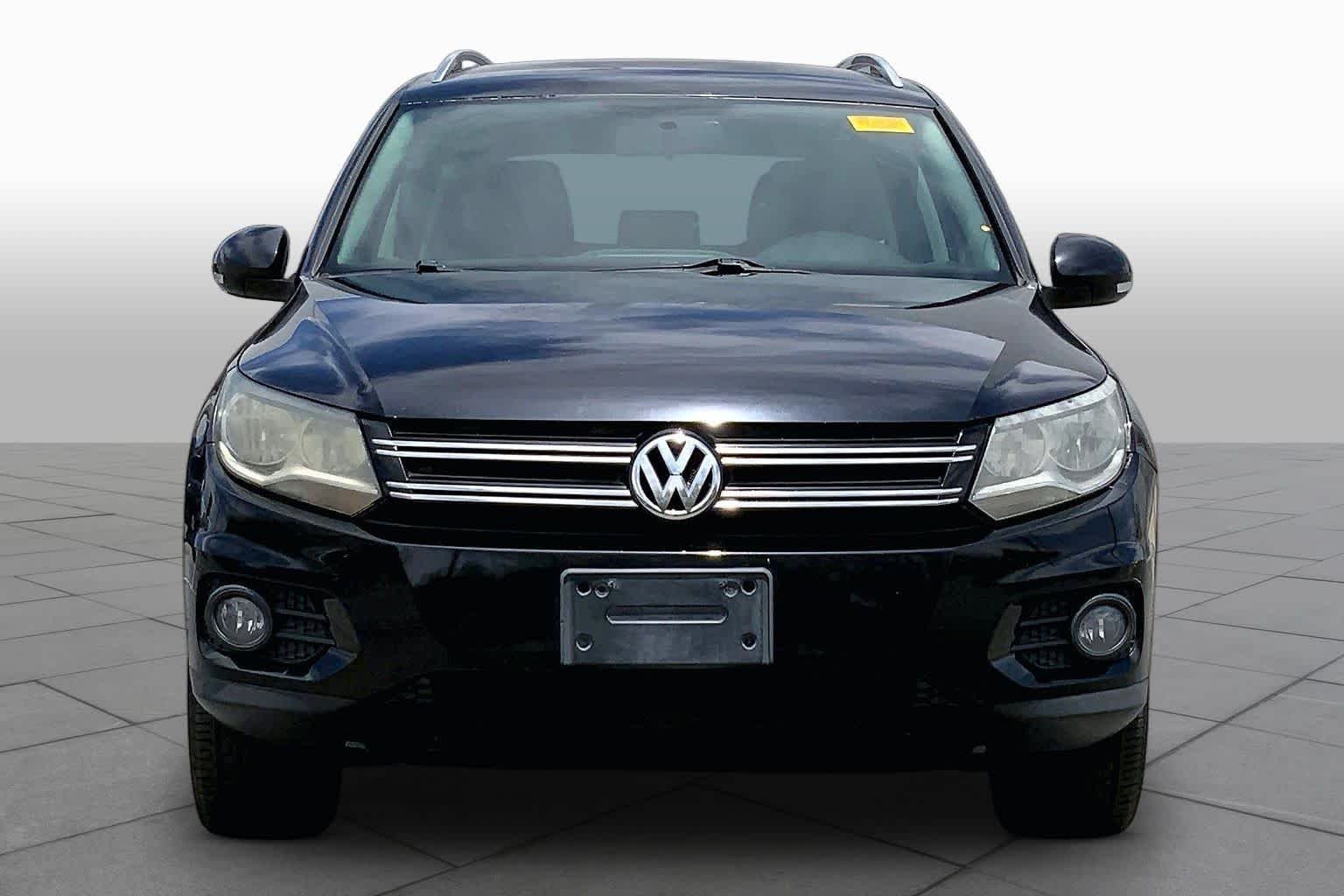 Used 2014 Reflex Silver Metallic Volkswagen SE image 4