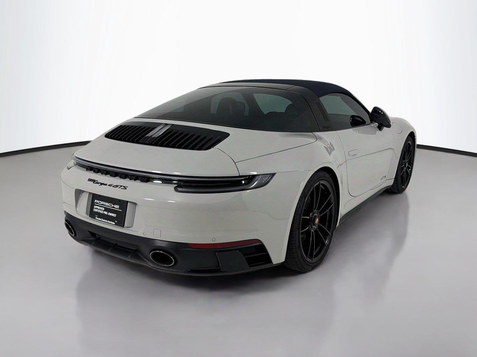Used 2022 Chalk Porsche 4S image 34