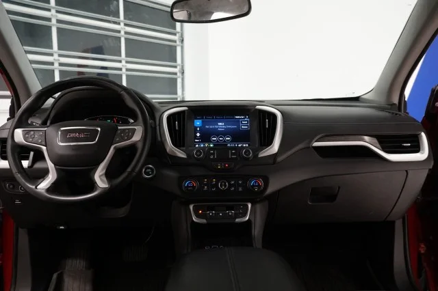 Used 2024  GMC SLT image 30
