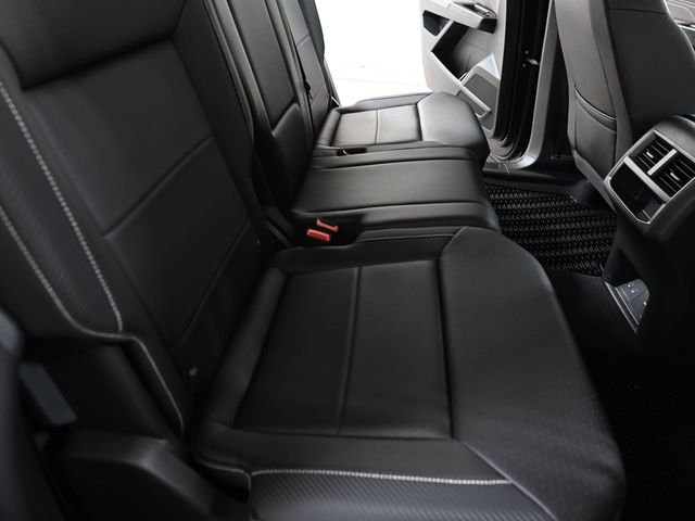 Used 2023 Black Volkswagen 3.6L V6 SE w/Technology image 26