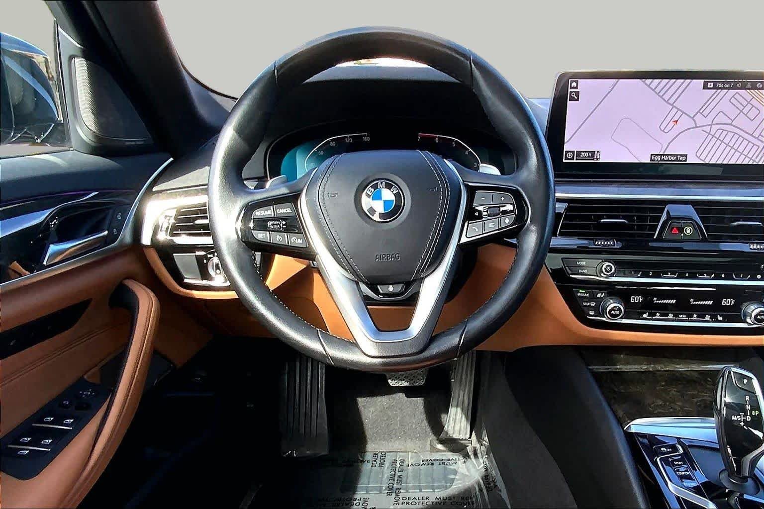 Used 2022 Jet Black BMW 530i xDrive image 5