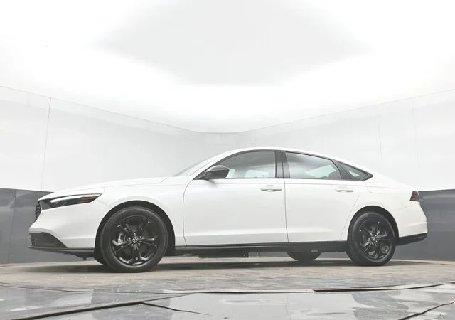2025 Honda Accord SE - Photo 44