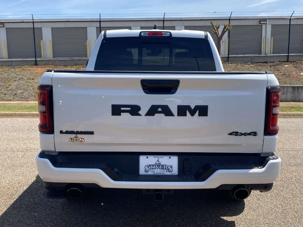 New 2026 Ivory White Tri-Coat Pearl-Coat Exterior Paint RAM Laramie image 35