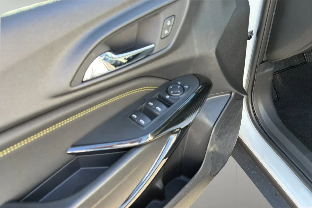 New 2026 Summit White Chevrolet LT image 15