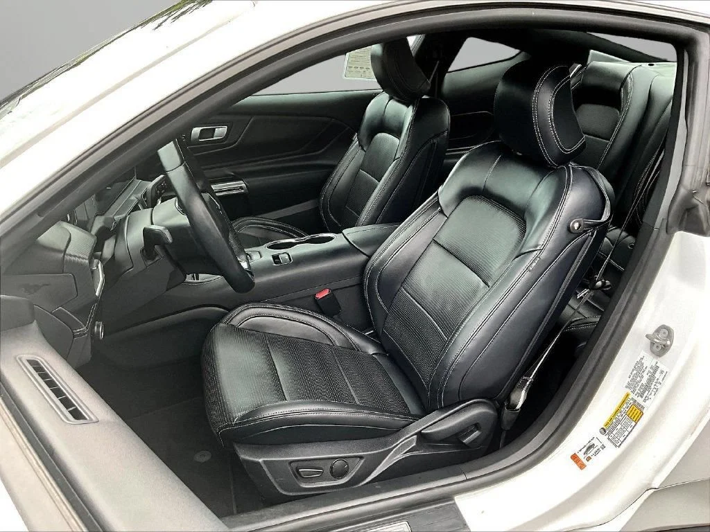 Used 2025 Oxford White Ford GT Premium image 23