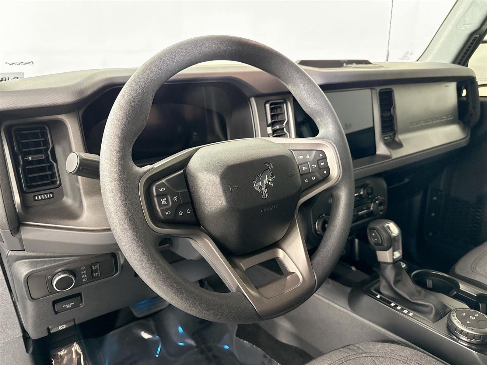 Used 2025 Oxford White Ford Base image 4