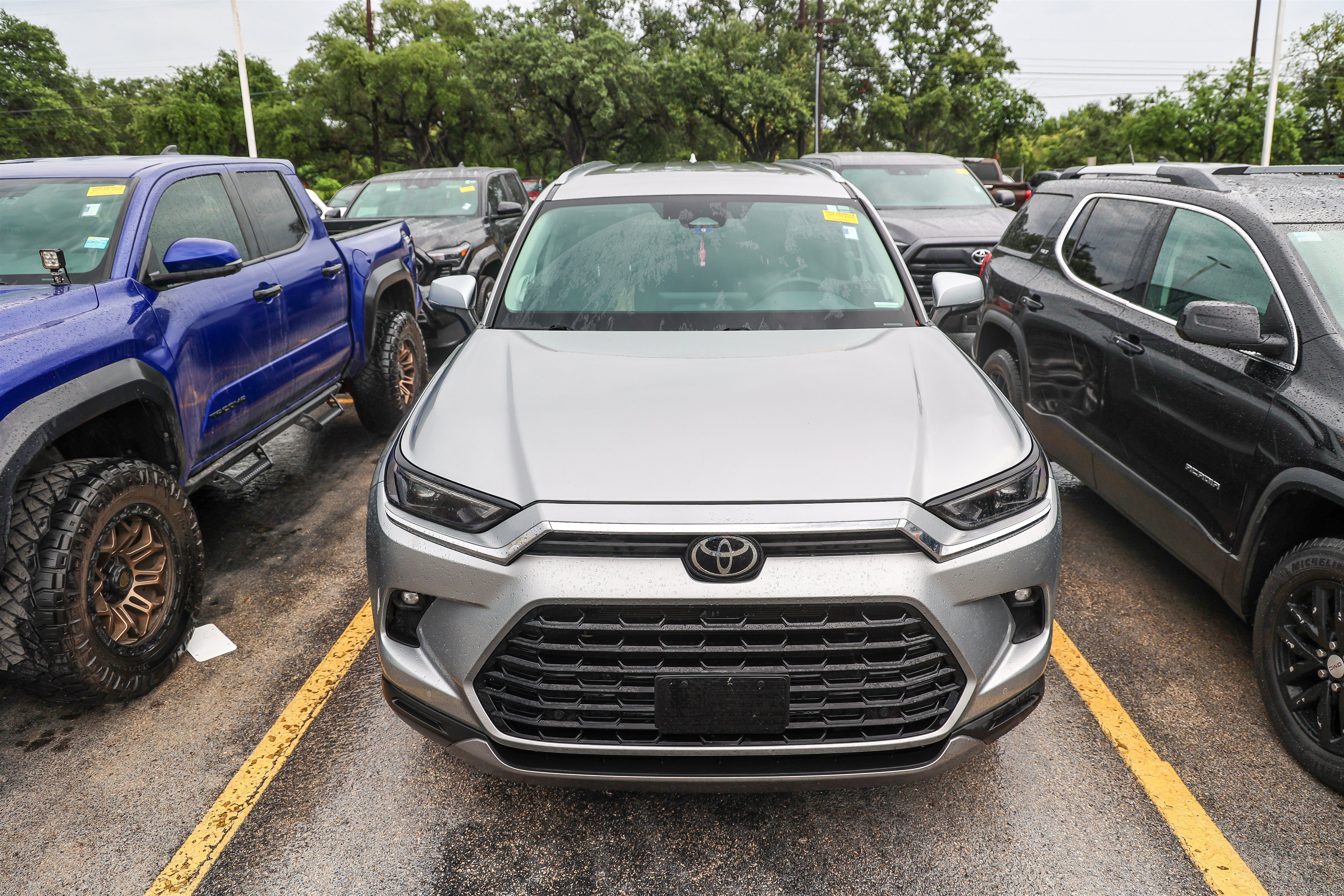 Used 2024 CELESTIAL SILVER Toyota Limited image 4