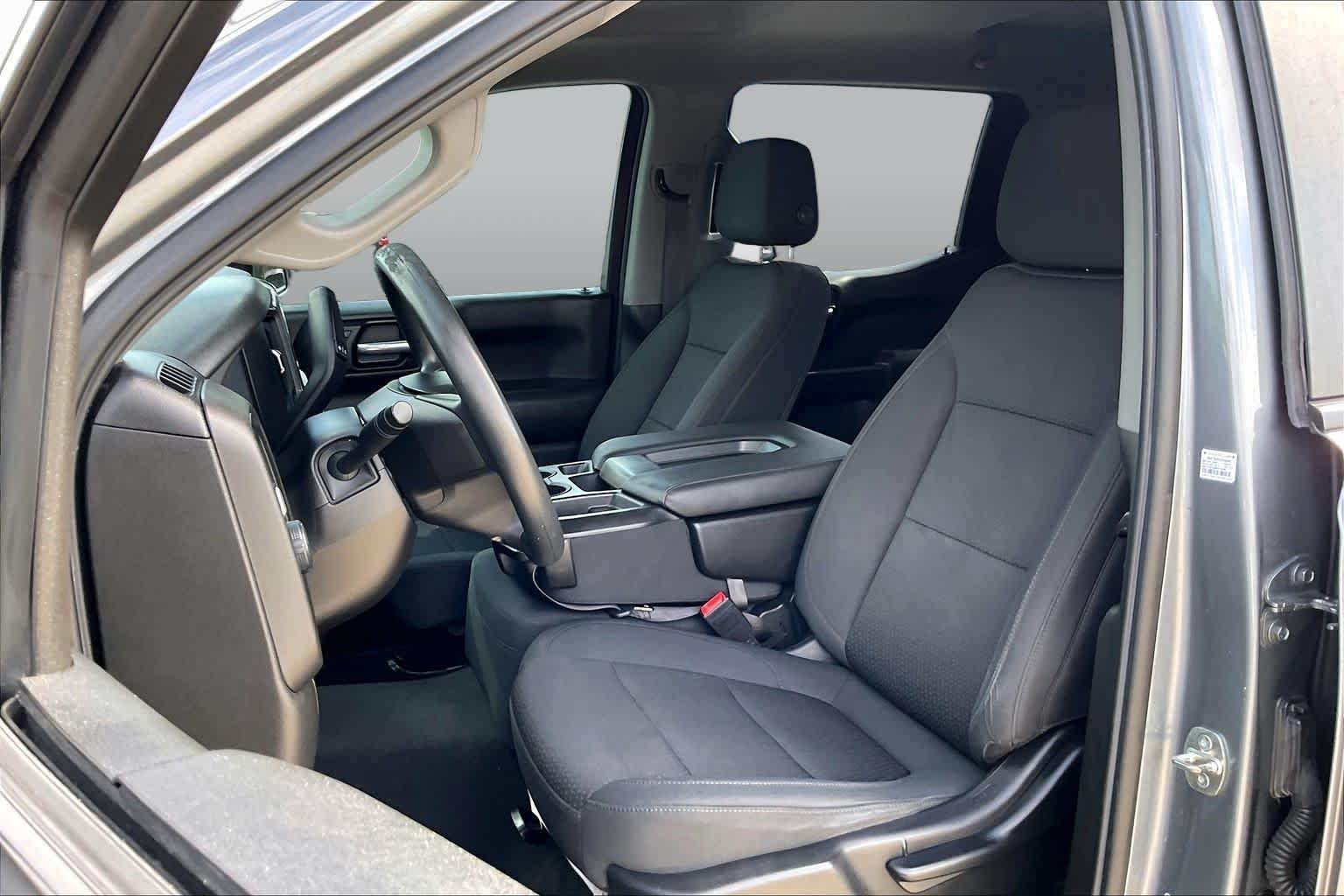 Used 2022 Satin Steel Metallic Chevrolet Custom image 8