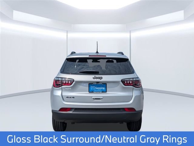 New 2026 Silver Zynith Metallic Clear-Coat Exterior Paint Jeep Latitude image 5