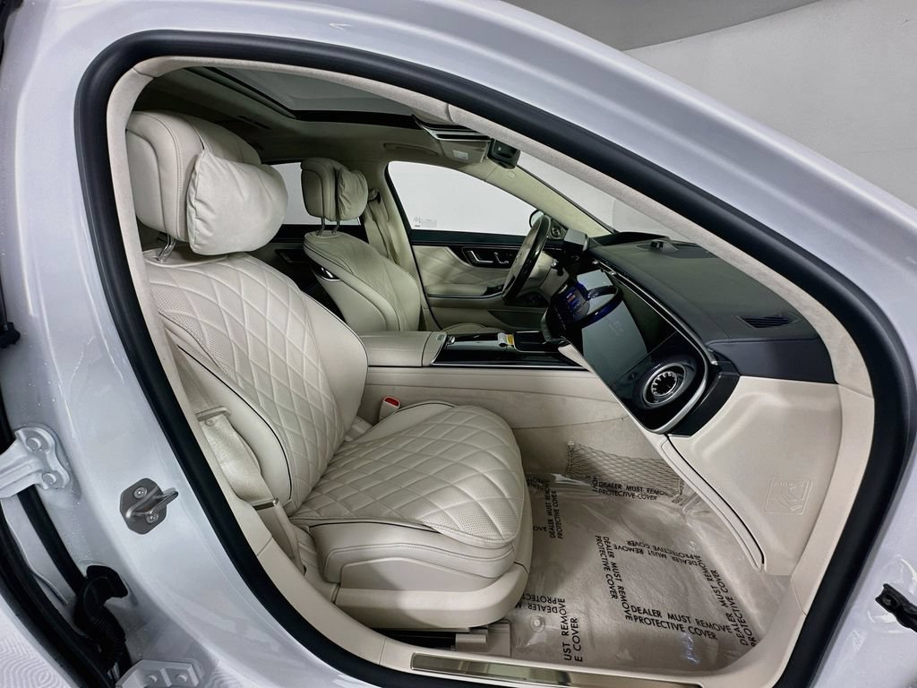 New 2027 MANUFAKTUR Moonlight White Metallic Mercedes-Benz S 580 image 62