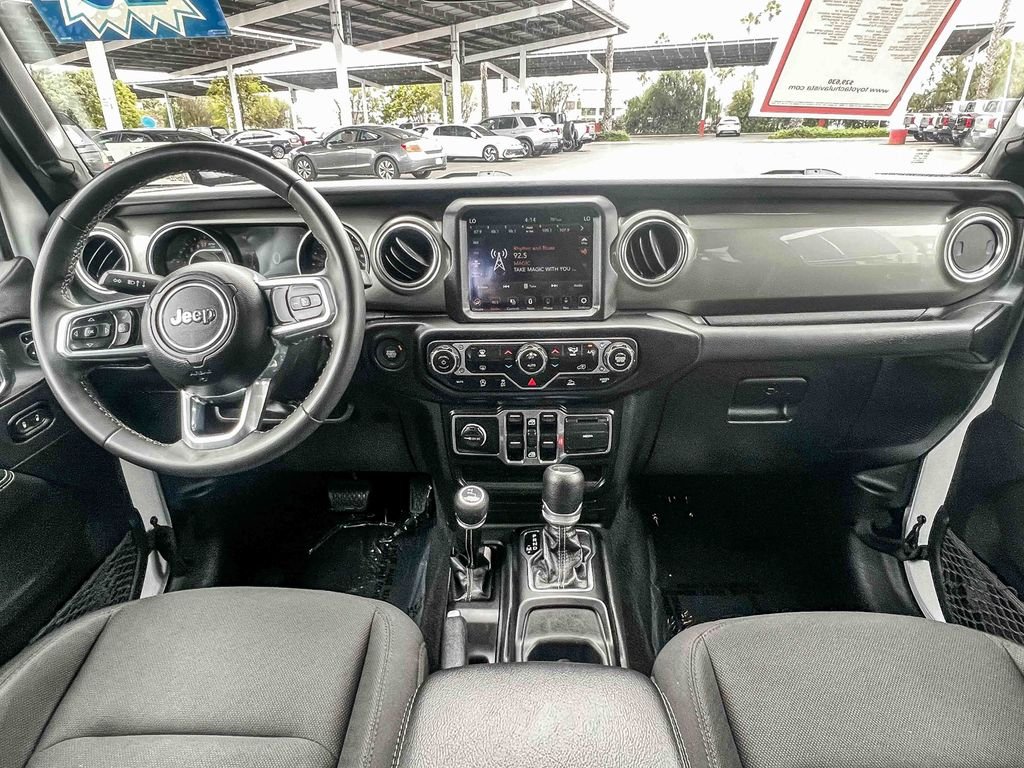 Used 2023 White Jeep Overland image 12