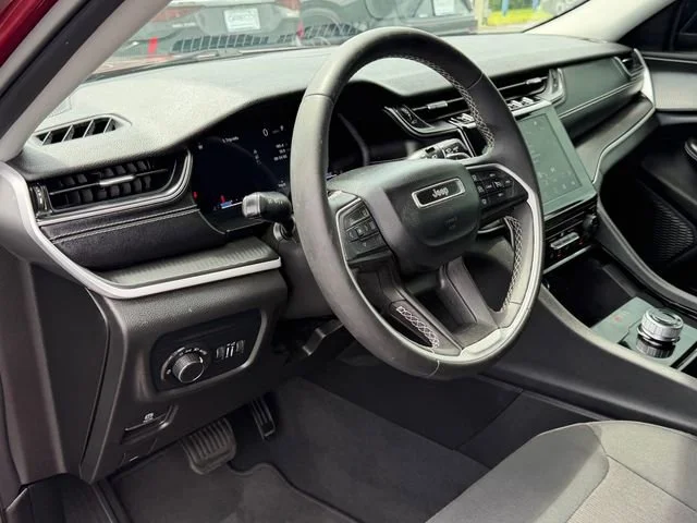 Used 2023 Red Jeep Laredo 4x2 image 12