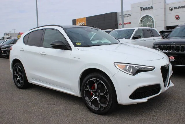 2023 Alfa Romeo Stelvio Veloce