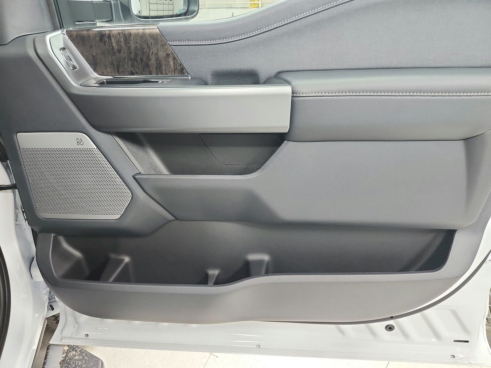 New 2026 Oxford White Ford F-250® Lariat® image 40