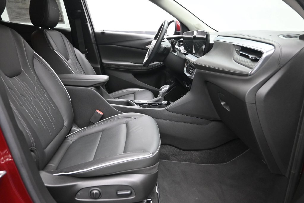 Used 2024 Red Buick Avenir image 9