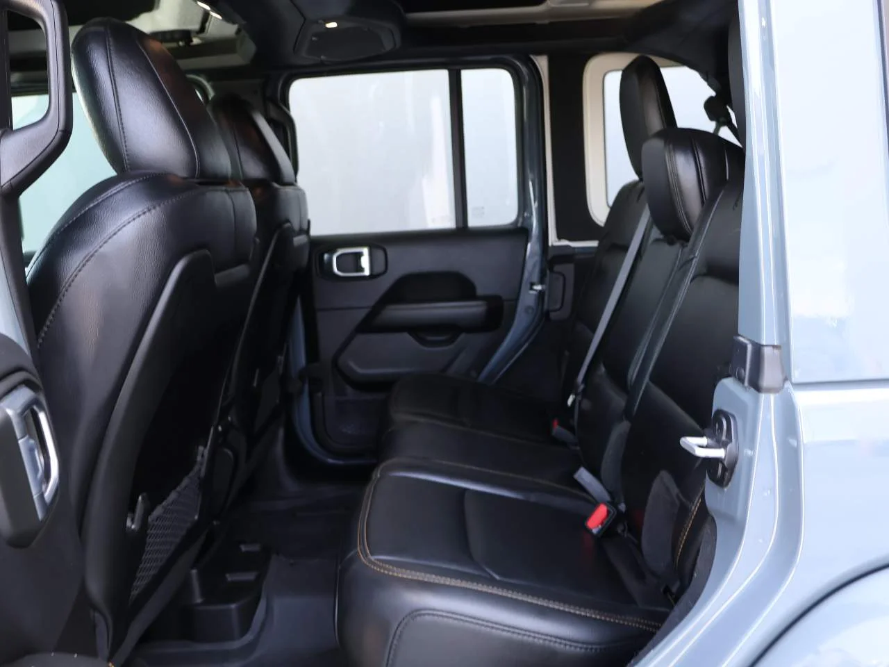 Used 2024 Silver Zynith Clear Coat Jeep Sahara image 10