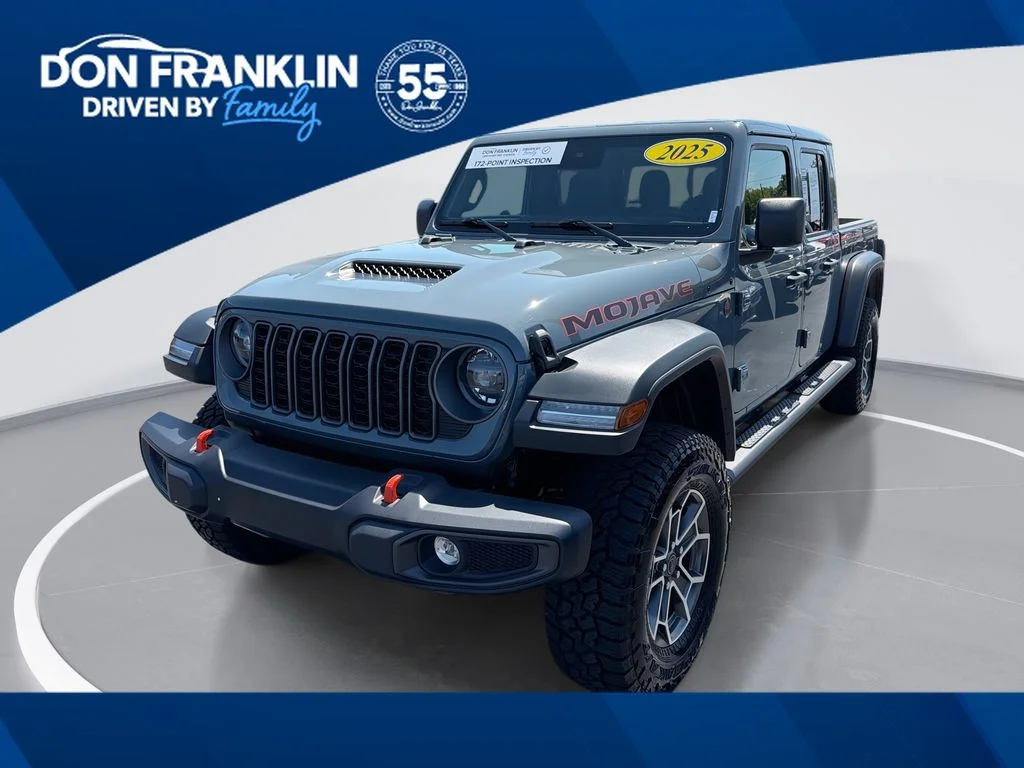 Used 2025 Gray Jeep Mojave image 1