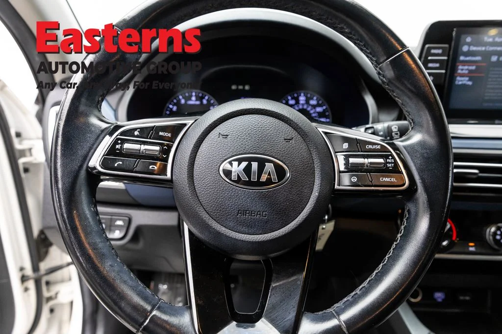 Used 2021 White Kia S image 10
