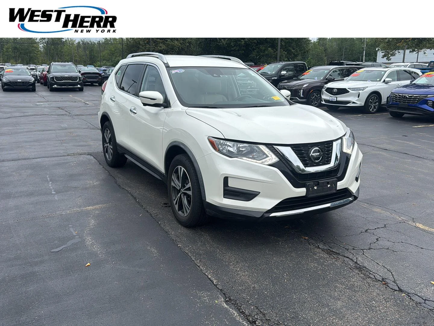 Used 2020 Pearl White Tricoat Nissan SV image 1