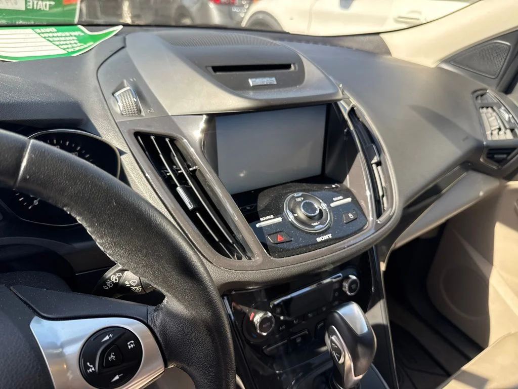 Used 2015 Red Ford Titanium image 9